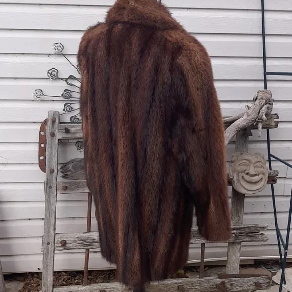 VINTAGE🤎60's Luxurious MID LENGTH Brown Fur Coat Size Med/Lg - Picture 5 of 11